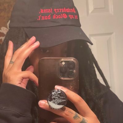 tokimonsta_10's profile picture. 🫥