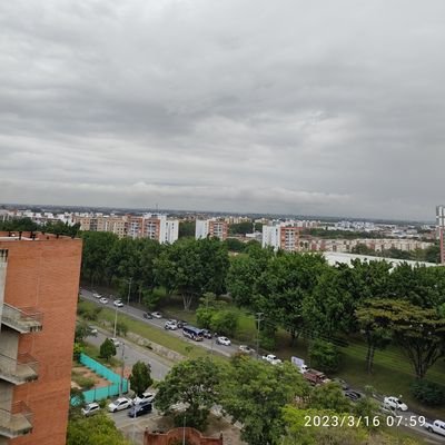 Ser de Luz. intento serlo.
Licenciado en Educación Popular ( prácticas realizadas en Calima, Popular y Camilo Torres).