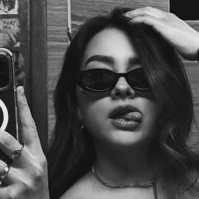 hrndzvalentina's profile picture. 