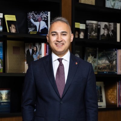 Azerbaijan-Türkiye | Chief Communications & Government Relations Officer @SOCAR_Turkiye. @Fenerbahce & @ManUtd! Take a deep breath, relax, be kind & smile ✌️😊