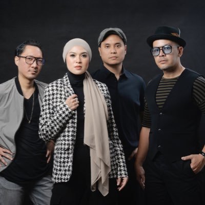écoutez! (:ekute) // @jay_ecoutez // @iyasecoutez // @8ots (Leo) // BAND booking & endorsement : @levithefly 0813-838-00888
