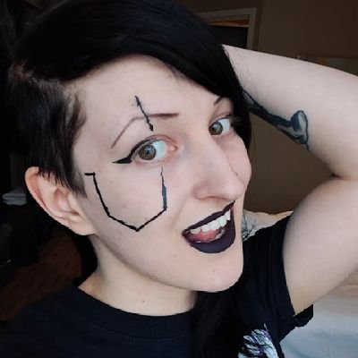 Disaster Bisexual | spooky shit | metal music | no clue what's going on 99% of the time | She/Her