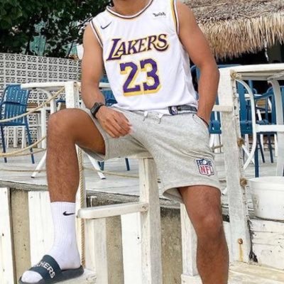 AulianAdam's profile picture. Bisex | Married