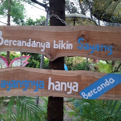 Lelakimoe3's profile picture. Kopi itu tidak selalu pahit. ada rasa asam, aroma buah, bahkan rasa wine. Itulah sudut pandang.