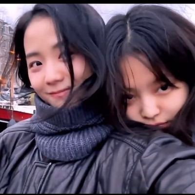 fan account -- mostly in love
  JISOO 📍Lana,Tay,Ari 
 jensoo| girl group stan (twice ,itzy , gidle,
red velvet ,le sserafim, Ive,newjeans, nmixx) many more 🌟