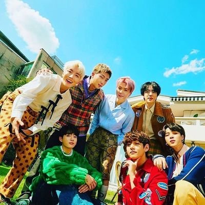 je suis musulmane ☪️♥️ je fais du basket 🏀🏀et je suis fan de kpop mon rêve de rencontre seventeen twice en Corrée du sud 19 ans inch'Allah