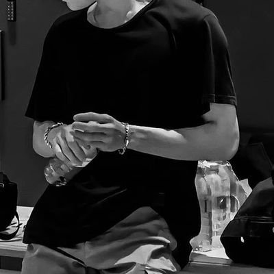 twxmui's profile picture. just friends … rov 24/7