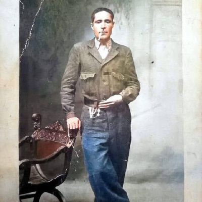 Celui qui contrôle le passé, contrôle l'avenir. Celui qui contrôle le présent contrôle le passé.
Orwell