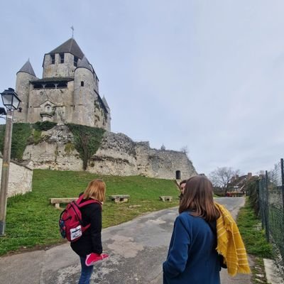 Guide conférencière indépendante
Passionnée par l'Histoire médiévale et Sainte Jeanne.