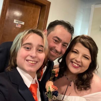 KurtzN119's profile picture. die hard bear and whitesox fan! proud dad. #barflyfamily , Married to @amylisak #BeObsessed DAAAAAA BEARS!!!!🐻⬇️