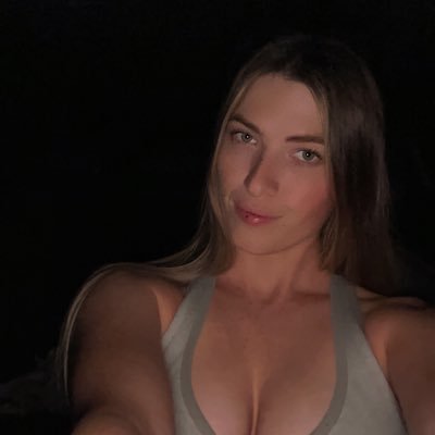 _aliciastewart's profile picture. ♡