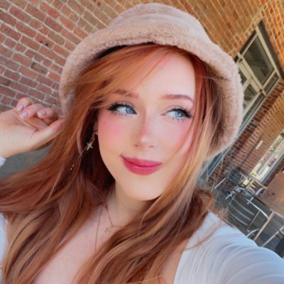 luxxlaine Profile Picture