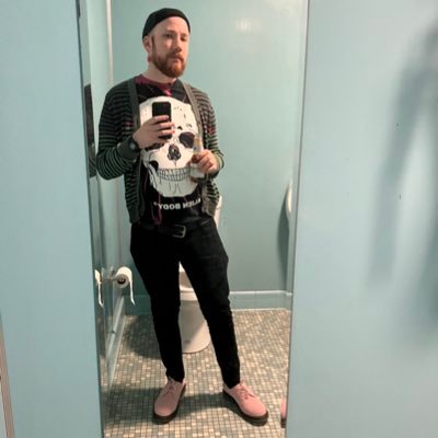 spacemnk3's profile picture. why would anything good happen? https://t.co/kw3l5sutnT