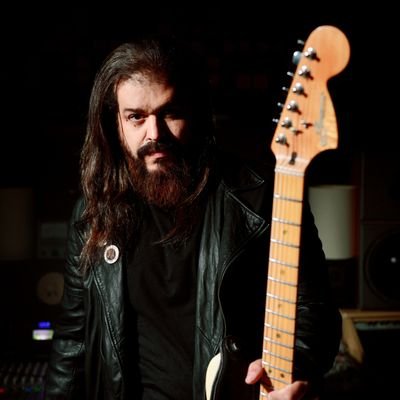 Artista! Shred since 1988- Guitar player. available for Hiring! 🇵🇹 NEW ALBUM DARK ON MAY 17TH Single  Dead World Gone OUT NOW!  https://t.co/pbTmpOVxxb