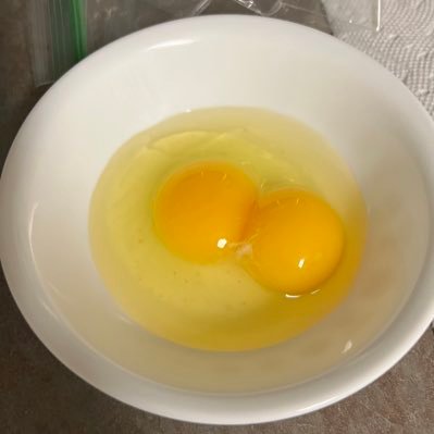 24mellowmello's profile picture. nothing to show here