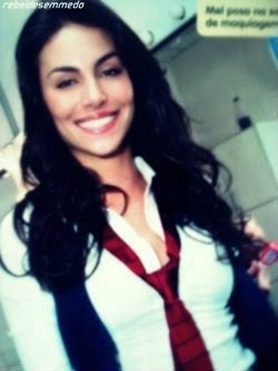 Todoos os fãns de Rebelde RECORD , que adoram a Carla Ferrer (Mel Fronckwak ) FIZ esse FC pensando em voceis .