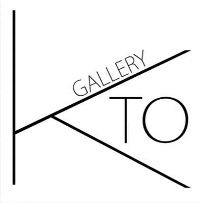 GALLERY KTOは2019年に東京・原宿にオープンしたコンテンポラリーアートのギャラリーです。気鋭の若手アーティストや十分な発表機会を得られていない中堅／ベテラン作家の展示に加え、目にする機会の少ないアート作品の紹介を積極的に行っています。2023年9月に「GALLERY KTO 新宿」がオープンしました。