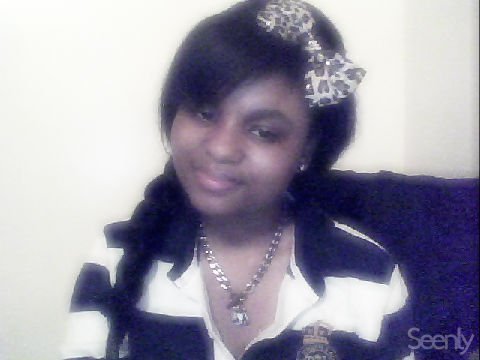 LoveDhisCaramel's profile picture. Name Precious .. 17 Years Of Aqe Always In My Own World .Wanna Join. Follow & See If You Can !!! ♥ Add My FB --- Precious Cyrus