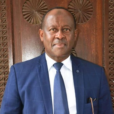 Conseiller du Président de l'Union des Comores chargé de la Jeunesse et Sports
Républicain et Libéral
Panafricaniste
Azaliste convaincu