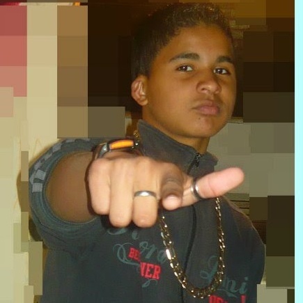 Não me julgue , por não ser igual , carrego a verdade aki no olhar.