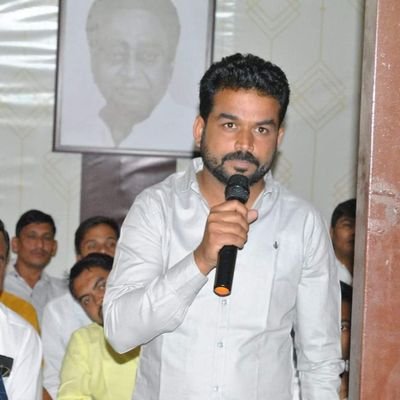 पूर्व जिलाध्यक्ष कांग्रेस आईटी देवास ग्रामीण।