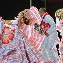 Rey Momo del Carnaval de Barranquilla 2022 👑 Ingeniero de Sistemas, Docente, Folclorista, director Rumbón de las Nieves, Creador Carnaval Sur Oriente