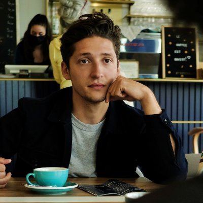 Réalisateur/assistant mise en scène & acteur parfois - Directeur Festival @7emeLune et surtout amoureux du Cinéma & du Stade Rennais FC