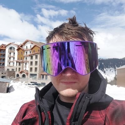 Dev / Entrepreneur / Crypto / Libertarian 🐍 / Rollerblader / Snowboarder. Born in Russia, living in emigration for 15+ years, mostly in Spain & Georgia 💛 💙