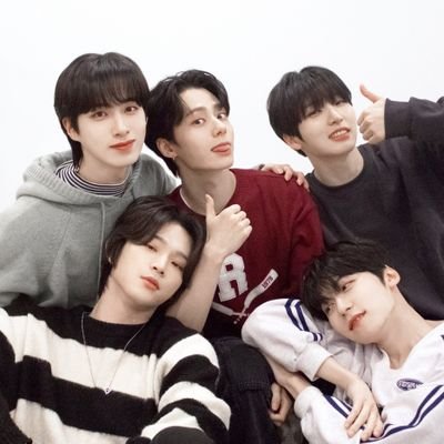 1usloop's profile picture. backup account. do not follow or interact.