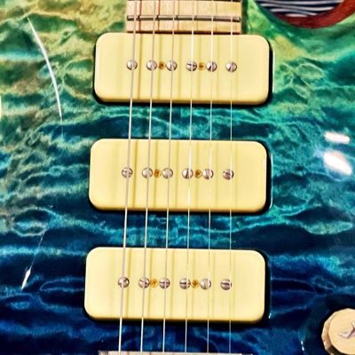 とあるギタリスト。ギター関係全般機材好き。 趣味はエフェクターボードの配線、MNG。愛機はKnaggs,PRS ,momose,Shin's guitar,etc…