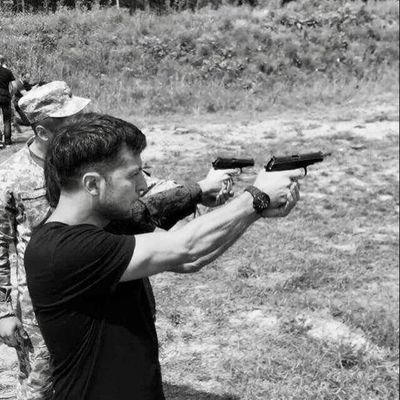 Надзвичайний і Повноважний Посол м. Луганська у всьому світі, депутат Верховної Ради ІІІ скликання від Аграрної партії України, троюрідний онук Наталії Вітренко