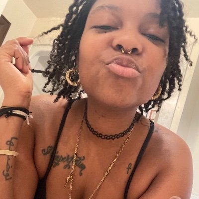 31. Sober Chef//Social Media Manager//Web Developer//Embracing My Creative Intuition// Join Me On My Journey To Enlightenment & Wherever The Universe Leads Me.