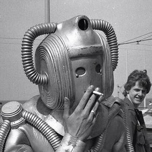 therob0tjames's profile picture. Gambler. PA Slinger. Explainer of simple trading things.