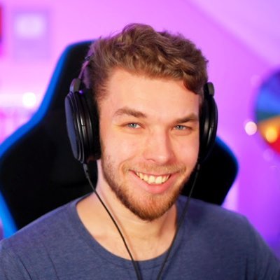 So'n Typ der sich beim zocken filmt, ganz harmlos :)