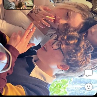 LaurenUhte's profile picture. they/them