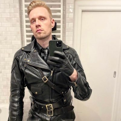 MASTERDARKGLOVE - Berlin LeatherMaster 🇩🇪 

https://t.co/nNktNgOQS1

https://t.co/uJyBs3QPrO