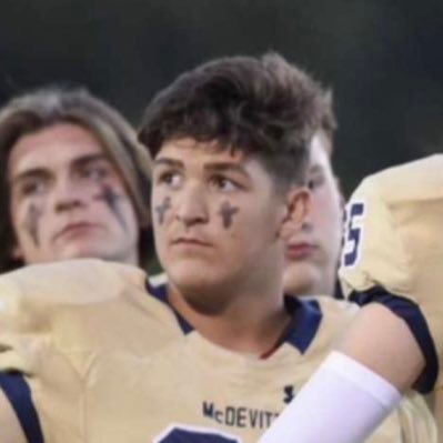 6’2” 250lbs Off/Def Lineman💪- Bishop McDevitt High School⚔️ CO:2026📚 PR: Bench: 295 Squat: 405 Deadlift: 405