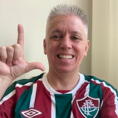 Profissional de Administração e Logística, pai do Edu e da Dani. Mesmo de longe, sócio Torcedor do Fluminense.