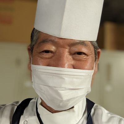 北海道生まれ・調理師洋食52年シェフ歴41年・72歳今も現役・只今和食修業日々奮闘中・特技若い頃氷彫刻、スイーツ作り、庭で花を育てる・目標道場六三郎さん