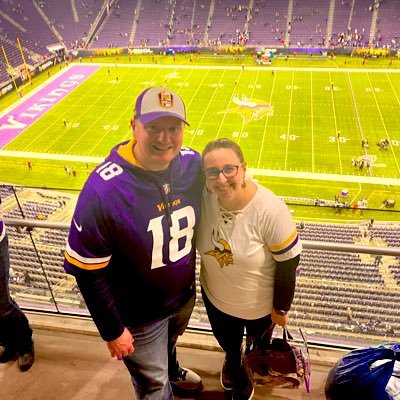 Lifelong Vikings fan that loves my family, Jesus and the NFL 💜💛