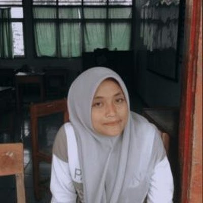 iintanur12's profile picture. 