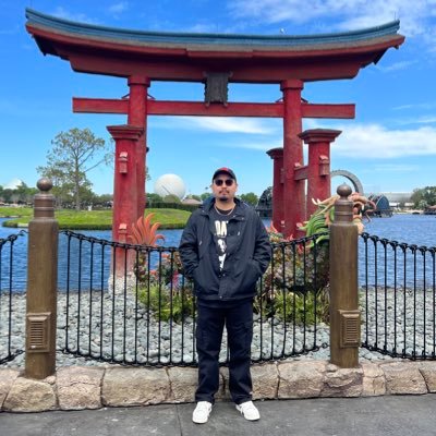 larista_'s profile picture. 