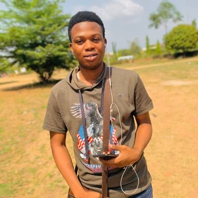 a gamer📱📱🌐🌐
good person🙏🙏
an ambitious upcoming engineering 👩‍🔧👩‍🔧
still in university 😁😁
A God fearing man and still a student🙏🙏