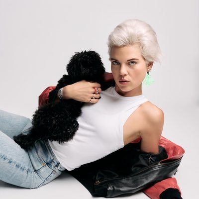 Art historian/ journalist / mother of @thetittymag & dog mom ❤️
