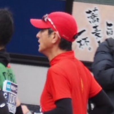 横浜在住、週末ぼちぼち走って年に何回かのレースに出てサブスリーを夢見る、どこにでもいるフツーの市民ランナーです。 ブログ始めました 「赤い人のマラソン覚え書き」 https://t.co/1BQSPlaEhz たまにオートバイにも乗ってます。 バイクのアカウント作りました→@mikadoxrbaja