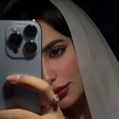 لا أعلم كيف أحمي نفسي من الأشياء التي تؤلمني و لكنني استودعتك نفسي يا الله فـ إحميني و أرني العآفية في جسدي و قلبي 💙💙💙✨