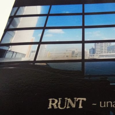 ViepMRt1VyITudh's profile picture. 福岡でRUNTの他holyfool（現在活動休止中）とB.G.LOOSE（現在活動休止中）のドラムを担当。普段はラスク専門店でラスクを焼いてます。地元長崎でライブイベントの企画もやってますので、ツアーバンドさん、気軽にDMで問い合わせしてください。