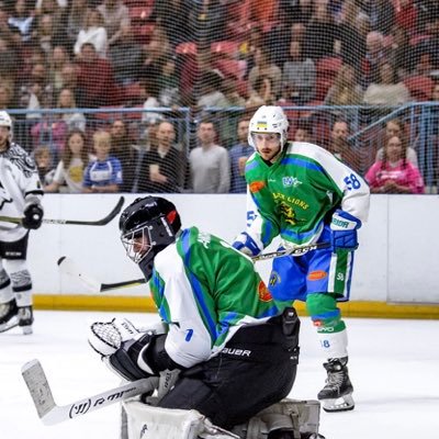 Defenceman For The Lee Valley Lions - NIHL 2 - #58 💚💙