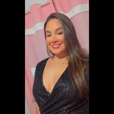 naluhcardoso's profile picture. Bebendo igual opalinha 🍺