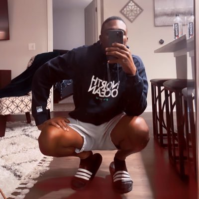 🇹🇹 Podcaster Ebony Magazine published Photographer Baltimore nigga All day!